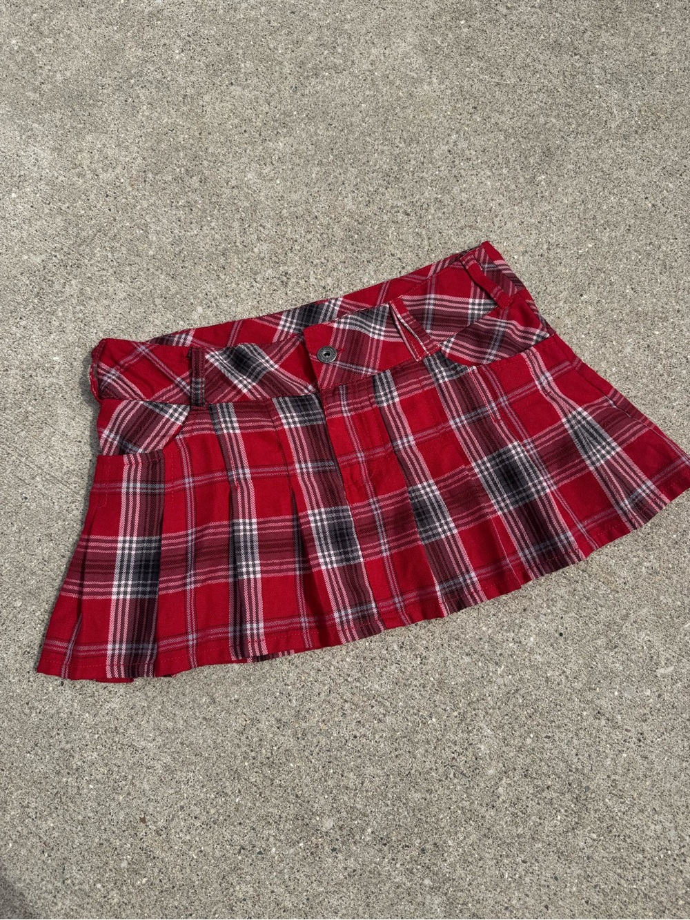 BONGO Red Plaid Pleated Mini Skirt